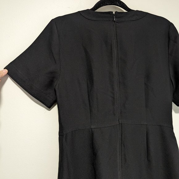 Banana Republic Fit-and-Flare Short Dress in Black - Picture 5 of 5